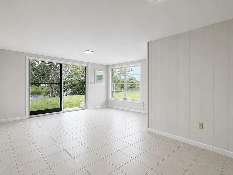 800 Willow Dr — Photo 19