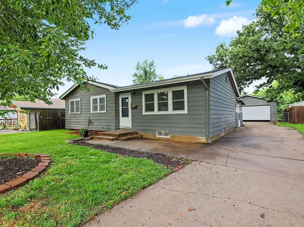 1819 N Westridge Dr, Wichita, KS 67203
