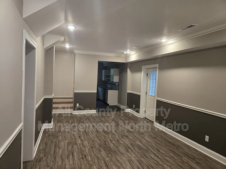 545 Lakeview Dr #B — Photo 5