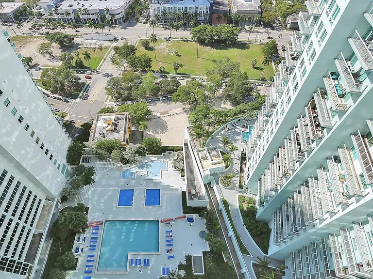 1800 N Bayshore Dr #1916 — Photo 7