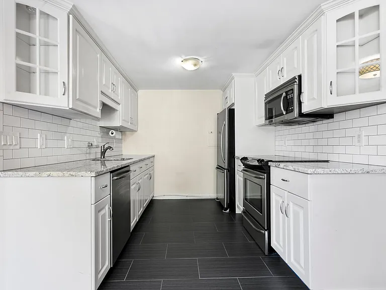 15 Lafayette St #2 — Photo 4