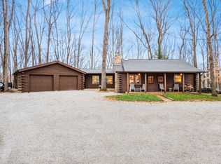 1060 Fox Ln, Sugar Grove, OH 43155