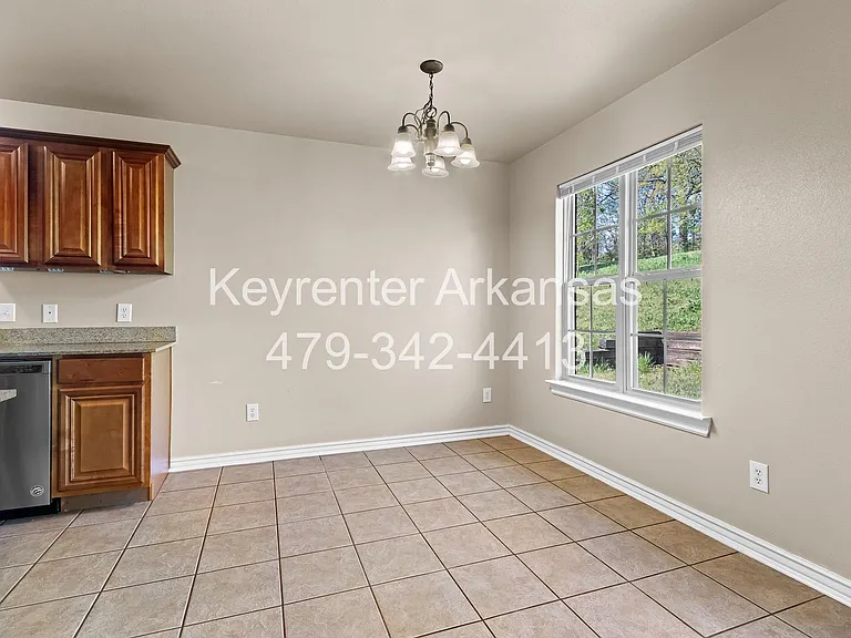 1041 Sara Beth St — Photo 13