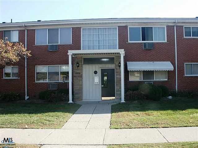 1st image of 3204 Elmhurst Ave