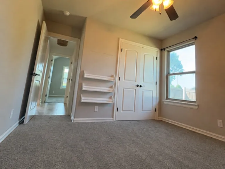 635 Meadows Cir — Photo 24