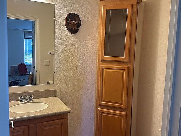 1/2 bath