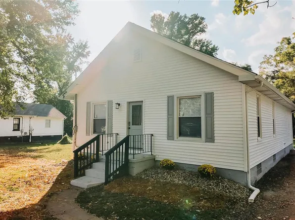 1415 Magdalena Ave, Fairview Heights, IL 62208