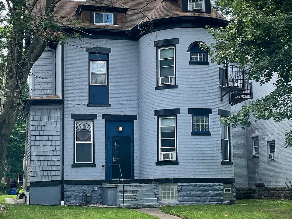 Super cute & convenient Highland Park location!