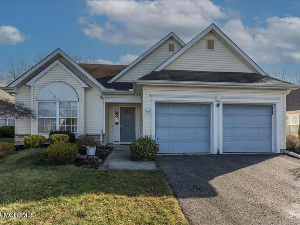 11 Morning Glory Lane, Lakewood, NJ 08701
