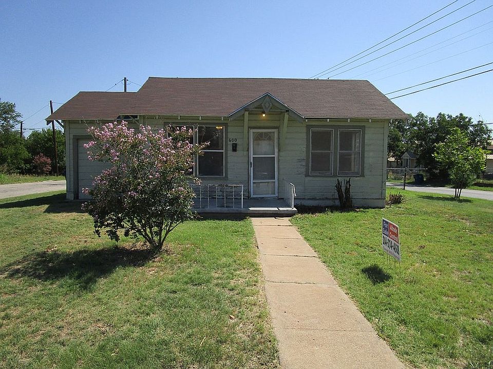 1st image of 600 8th St
