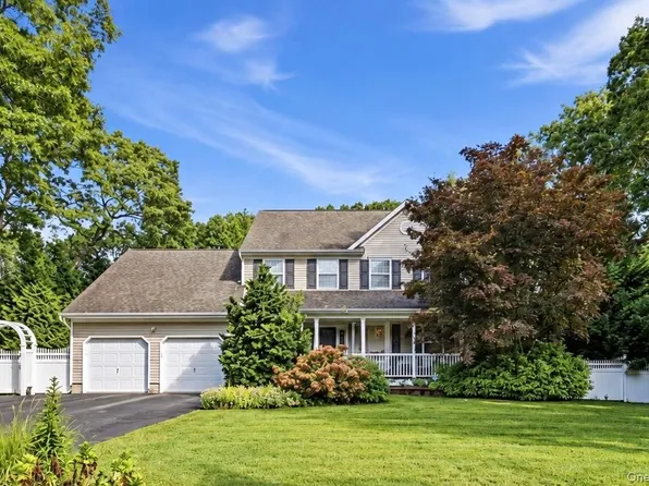 60 Scranton Avenue, Port Jefferson Station, NY 11776
