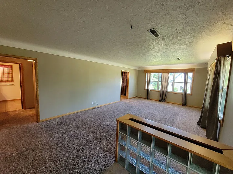 College St 1103 — Photo 14