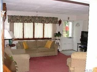 70 Circuit Rd, Bellport, NY 11713