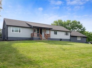 9518 Middleton Rd, Lees Summit, MO 64086