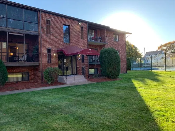 221 Oak St APT 2-23, Brockton, MA 02301