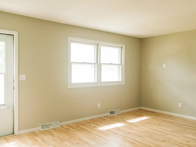 3404 Michigan Ave — Photo 6