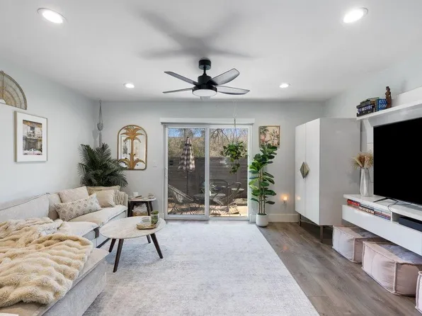 3812 Southway Dr #103, Austin, TX 78704