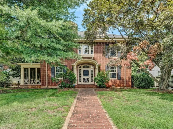 846 College St, Bedford, VA 24523