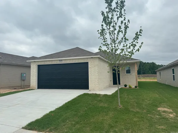 10420 Debbie Dr N, Maumelle, AR 72113