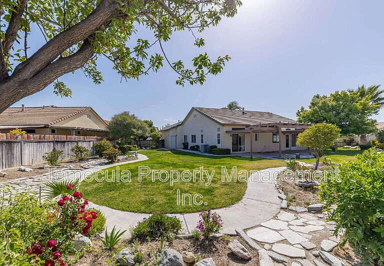 26440 Saint Ives Ct — Photo 22