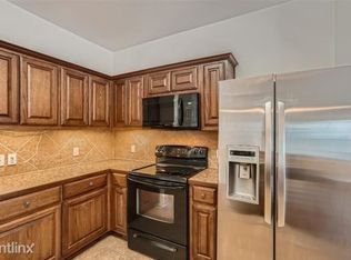 404R Cobblestone Dr, Jarrell, TX 76537