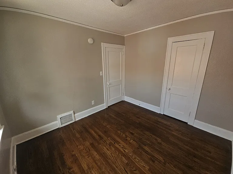 1313 Evelyn St #2 — Photo 11