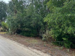 2306 Seabrook St, Edisto Island, SC 29438