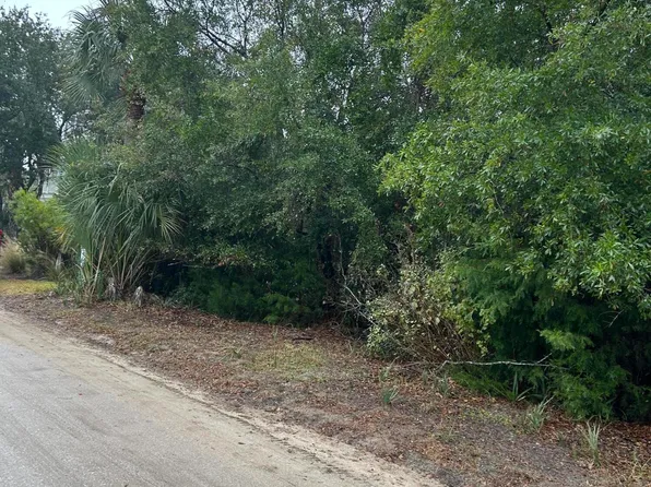 2306 Seabrook St, Edisto Island, SC 29438