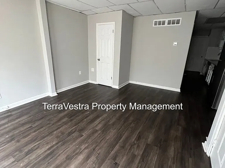 427 South Main Street — Photo 9