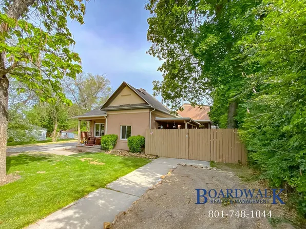 2527 E Valley View Ave, Holladay, UT