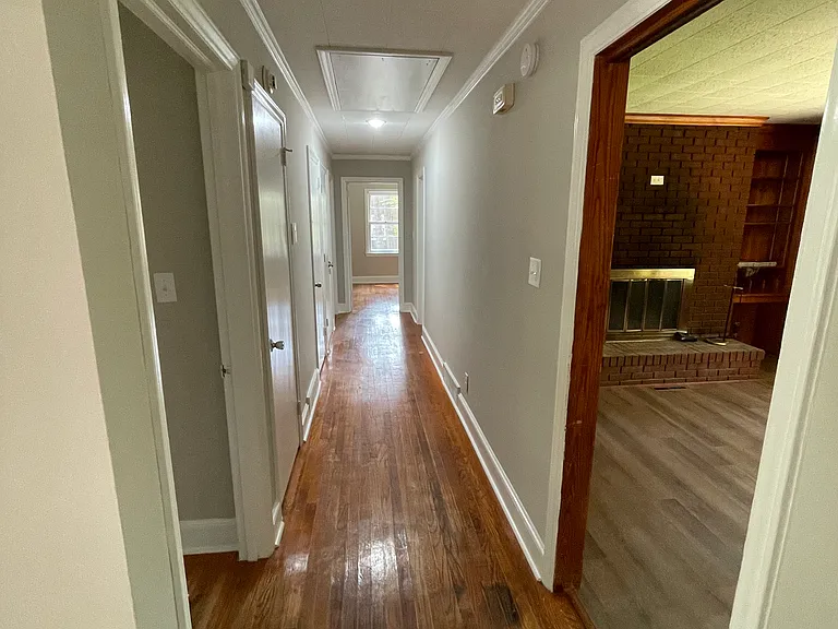 1612 Lynne Ave — Photo 2