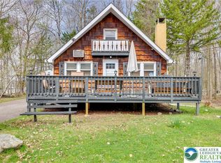 2158 Tuscarora Dr, Pocono Lake, PA 18347