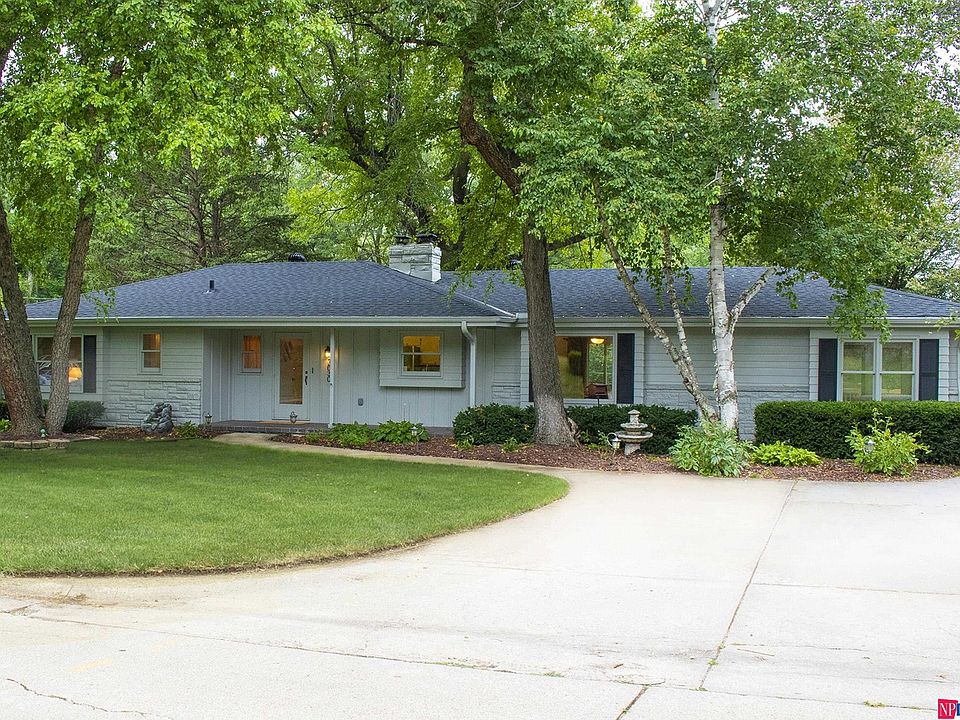 1st image of 3030 S 106th St