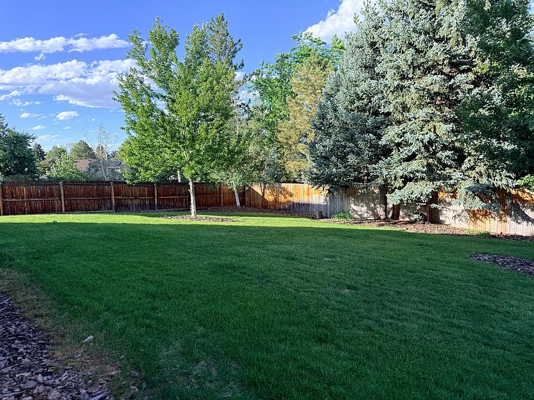 10657 W Roxbury Ave — Photo 35