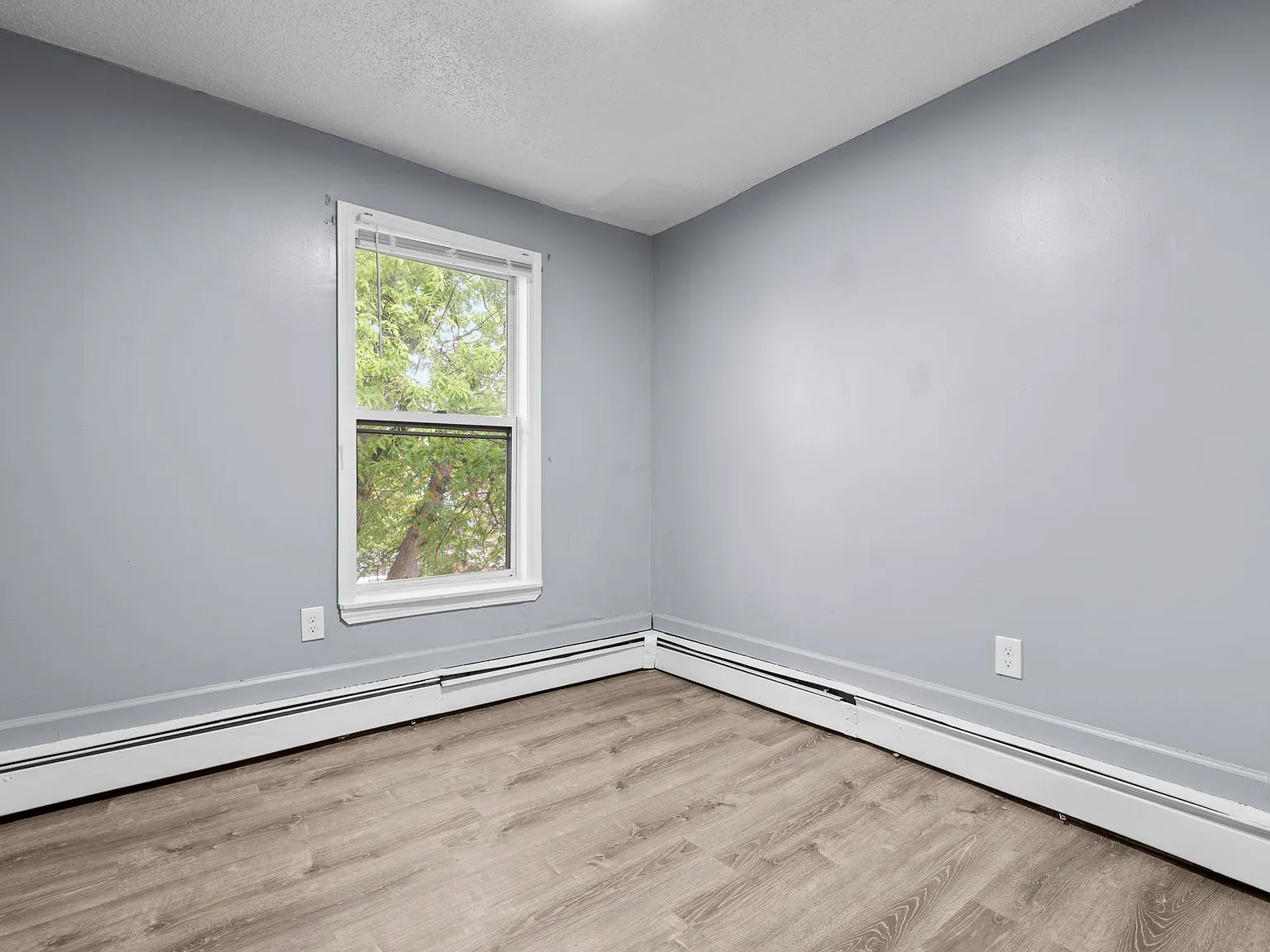 2 bed, 900 sqft, $1,200 — Photo 1