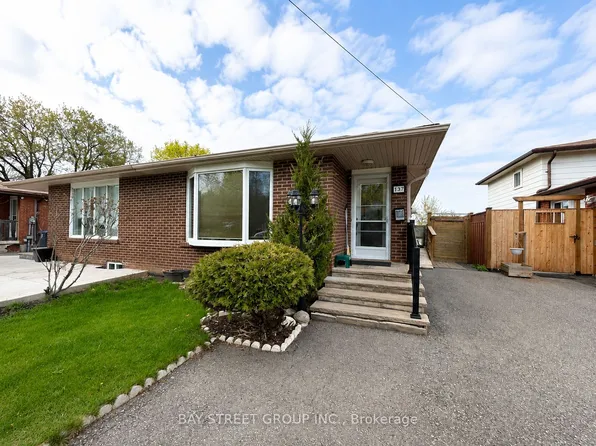 137 Bonham Blvd, Mississauga, ON L5M 1C8