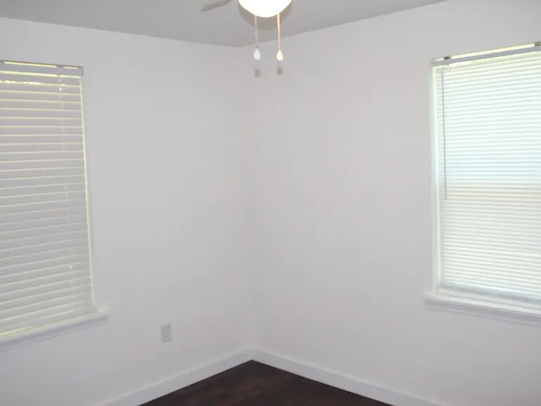225 Smith St — Photo 9