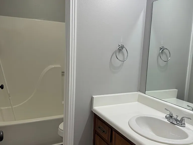 528 Main St #8 — Photo 10