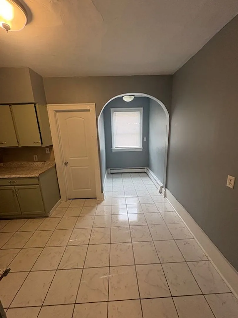 2405 N Sheridan Rd — Photo 3