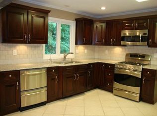 9045 Inver Grove Trl, Inver Grove Heights, MN 55076