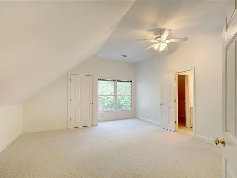 112 Newfield St — Photo 24