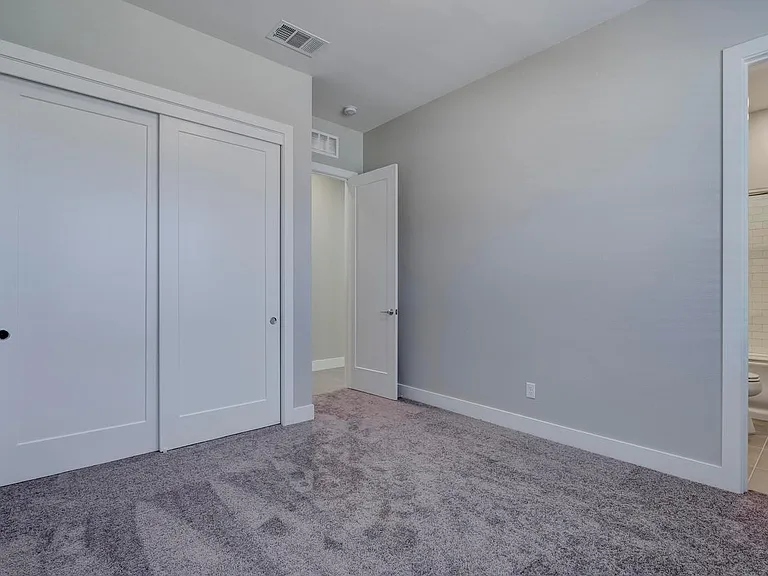 924 Solarium Dr — Photo 31