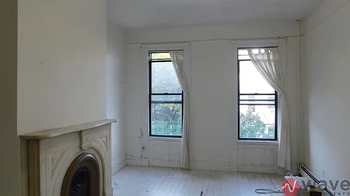 Rented by Wave Real Estate Group | media 14