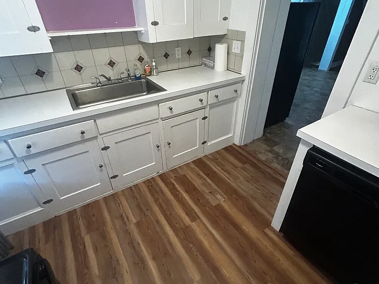 18 Devine St — Photo 4