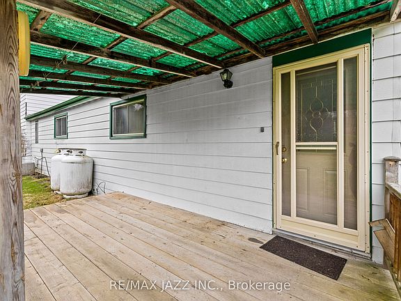 4th image of 3070 Taunton Rd E