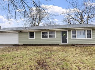 394 Raritan Dr, Valparaiso, IN 46385
