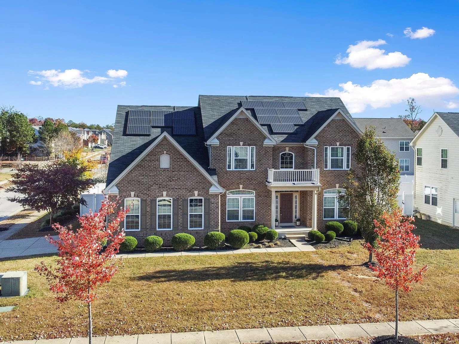 5 bed, 4.5 bath, 3472 sqft, $4,650 — Photo 2