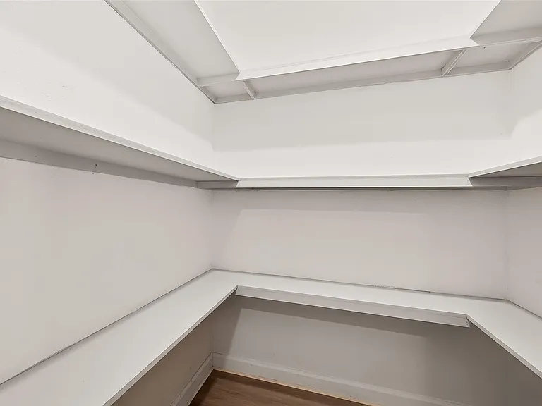 8306 Wayward Rd — Photo 18