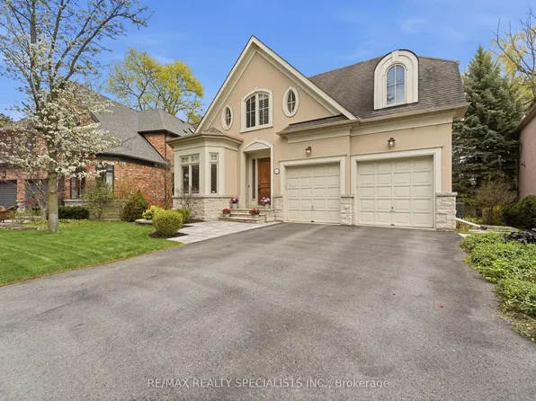 1722 The Pnes, Mississauga, ON L5J 4V5