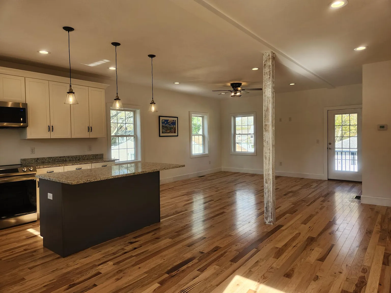 4 bed, 3.5 bath, 2204 sqft, $4,900 — Photo 4